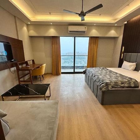 الشقق الفندقية غازي أبادفي  Urban Abodes المظهر الخارجي الصورة
