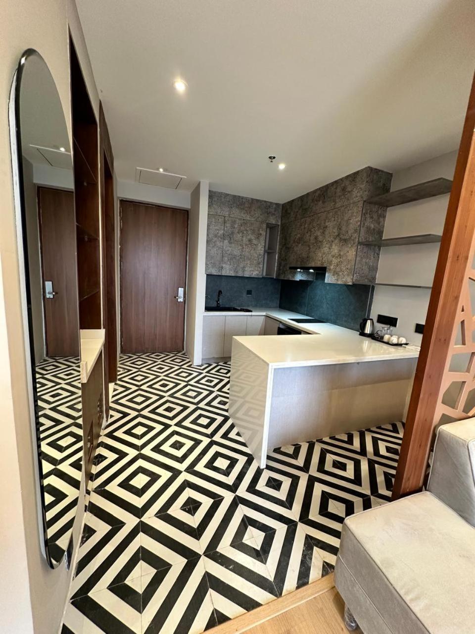 الشقق الفندقية غازي أبادفي  Urban Abodes المظهر الخارجي الصورة